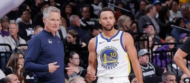 里搭档后场, 入到首发阵 里搭档后场, 入到首发阵