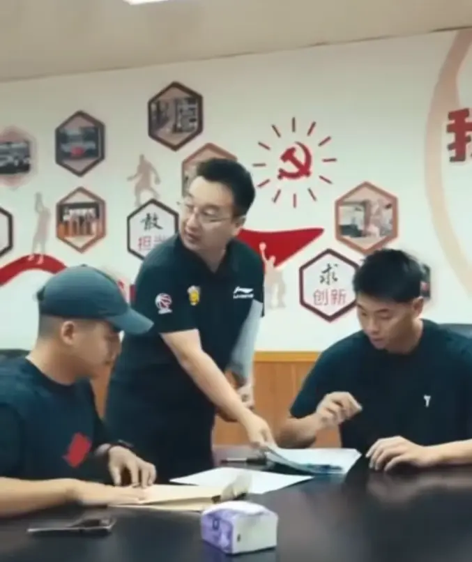 媒体上发布, 然后按上手